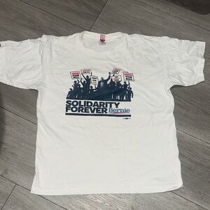 Vintage Bernie sanders T-Shirt size large